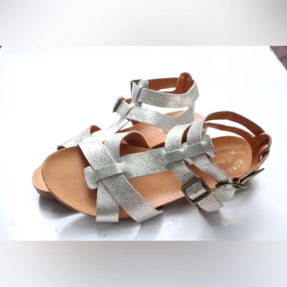 NWOT Kork-ease sandals